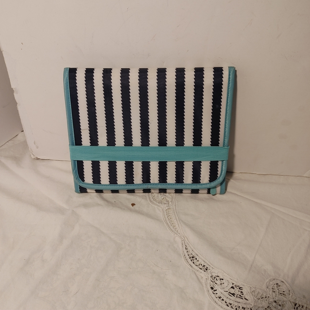 Thirty One Tri Fold Organizer Green Blue 7×9 Ipad Tablet Holder